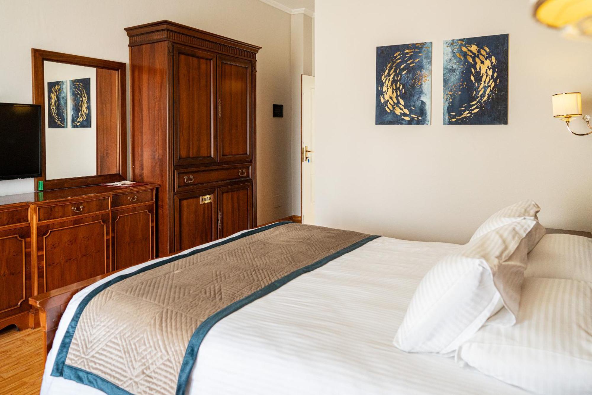 Belvedere Hotell 4*